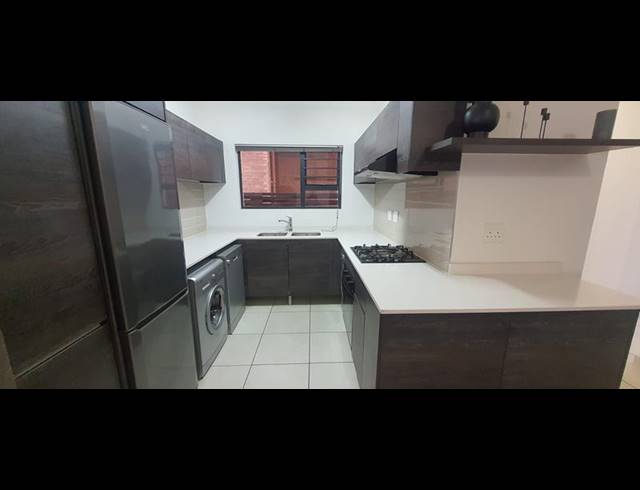 3 BEDROOM APARTMENT FOR SALE IN OLIVEDALE